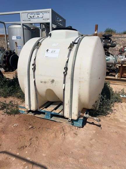 425 gallon poly tank