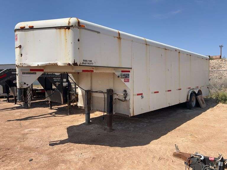 2018 W-W Gooseneck Enclosed Trailer