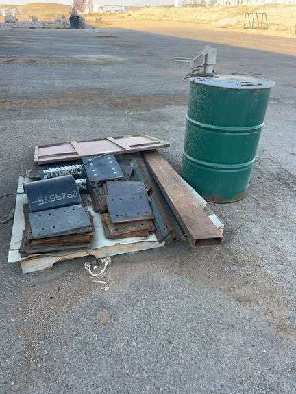 Misc metal pieces & empty barrel