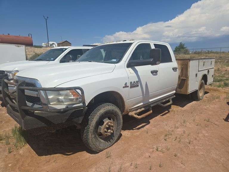 2018 Ram 3500 showing 107,261 mi, 19,244 hrs- runs