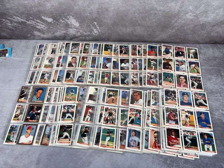 1992 Bowman Baseball Complete Set- Piazza, Pedro Martinez RC's