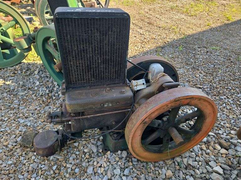Hit & miss pump jack engine