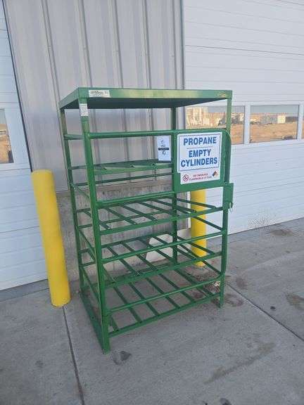 Metal tank rack
