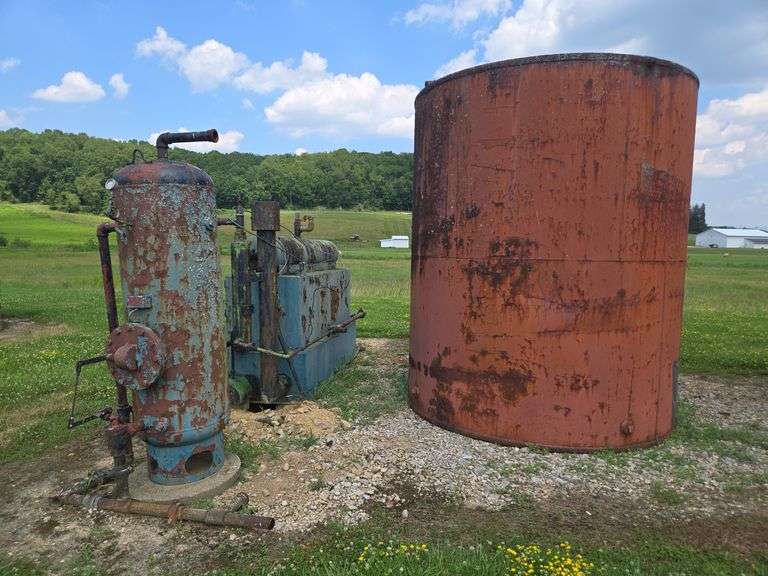 Oil tanks & pump