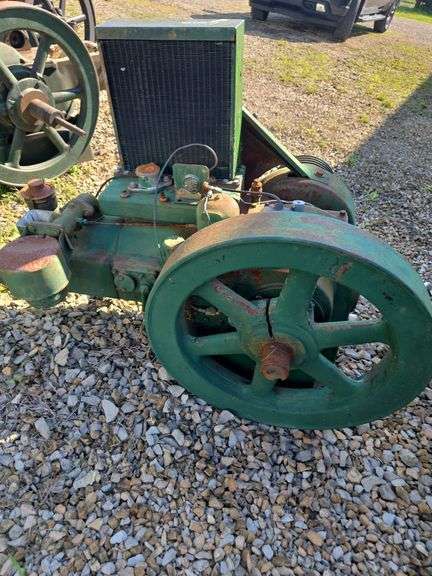 Hit & miss pump jack engine
