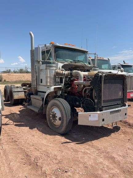 2019 Kenworth T8 Series showing 22,047 mi, 5,011 hrs- runs