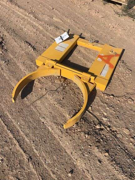 Forklift drum gripper