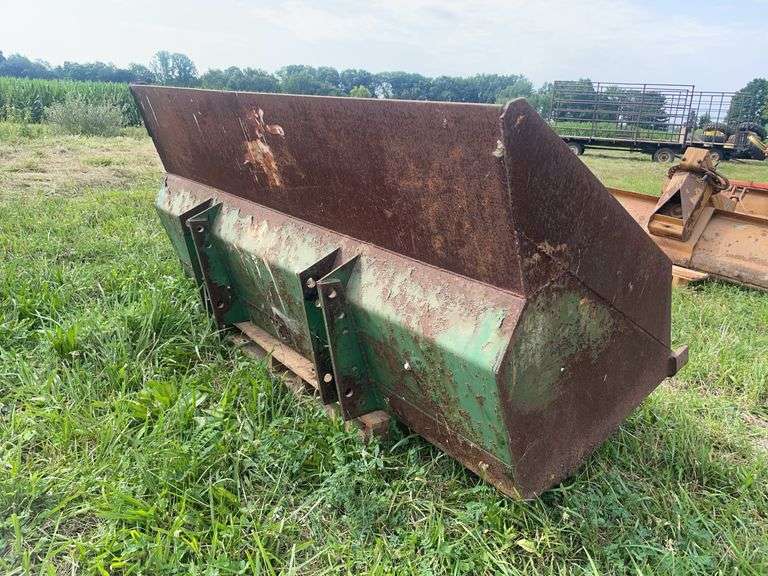 7 Ft. Green bucket