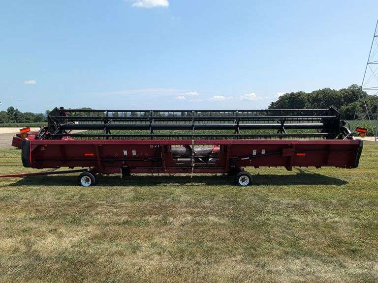 Case IH Grain Head 1020 30 Ft. W/ Cart