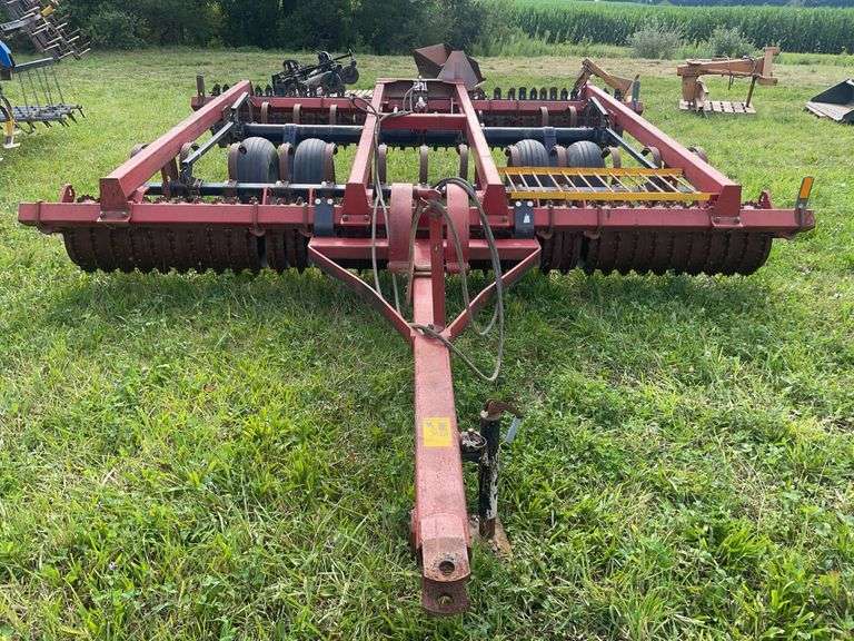 Massery Ferguson 41 Culti-Mulcher - 13 Ft.