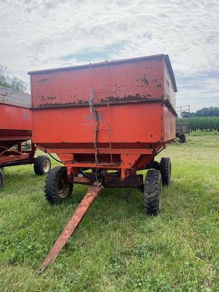 Killbros Gravity Wagon Farmers Pride Running Gears 400 Grain Body Bottom Dump
