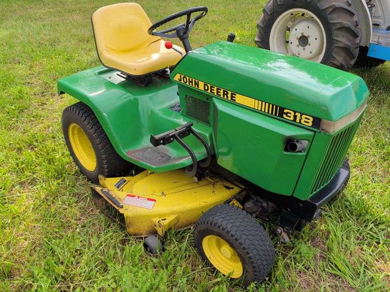 John Deere 318 42 in. Cut