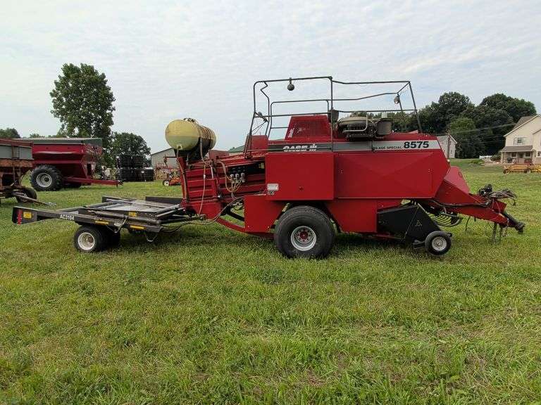 Case 8575 Square Baler - Silage Special w/ Phibar Accumulator