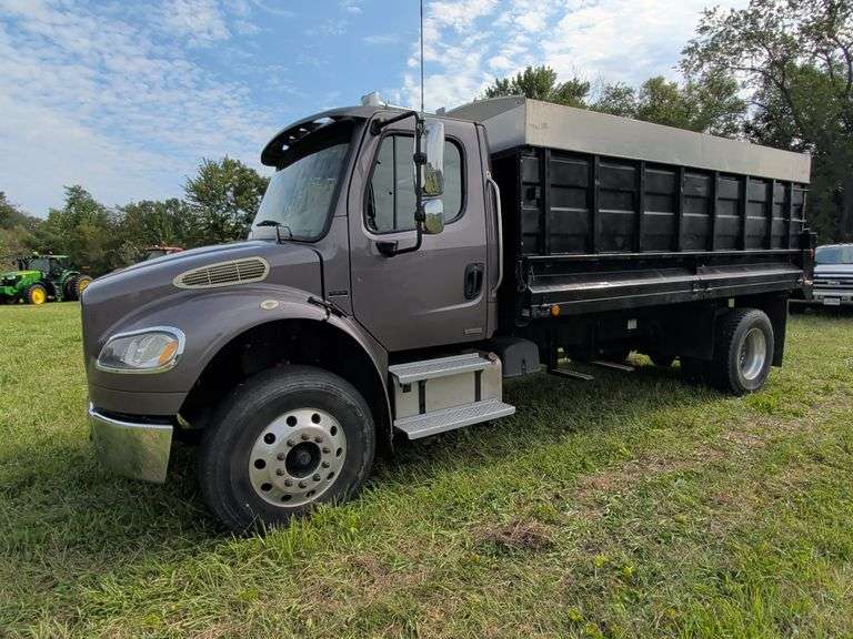 2006 Freightliner Business Class MZ w/ Grainbed & Top